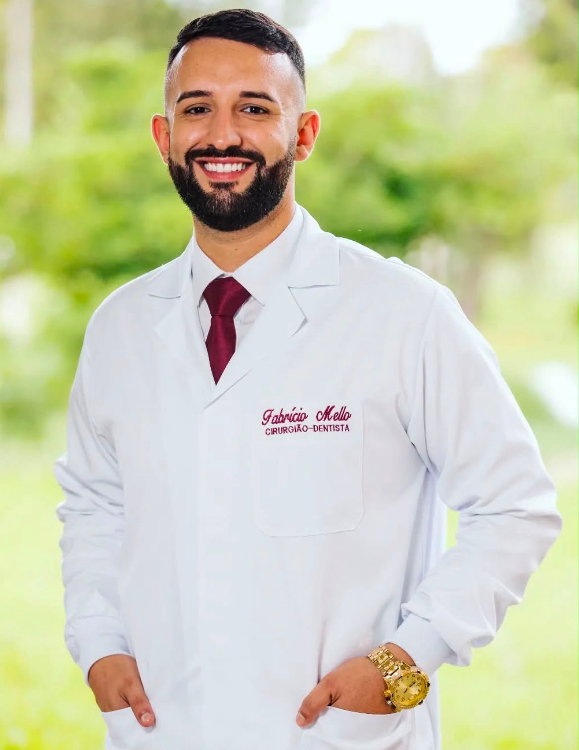 Cirurgião-dentista responsável pela clínica Ballejo Odontologia
